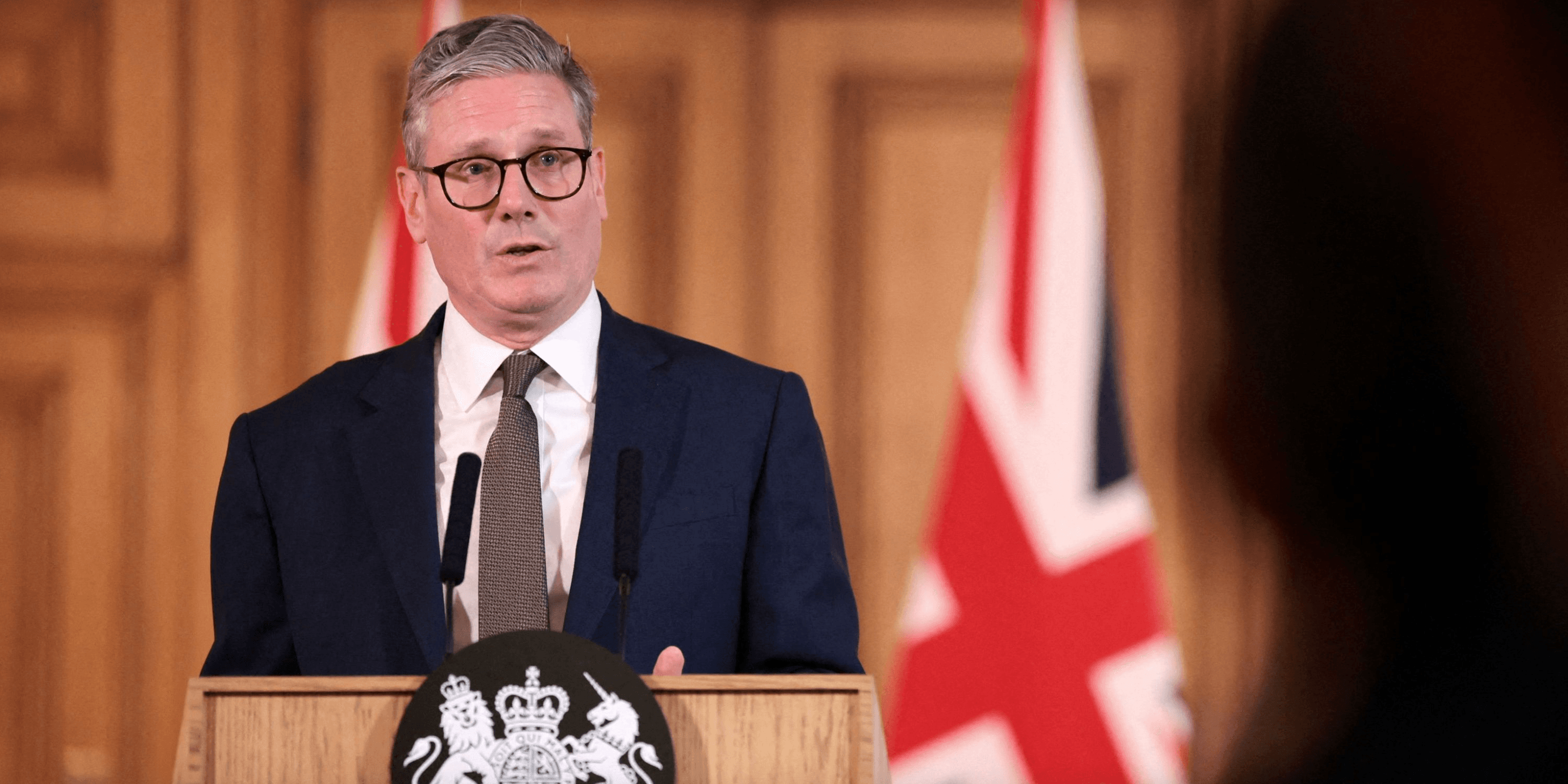 Británie tvrdě zasahuje proti sociálním sítím: Žádná platforma nedostane výjimku